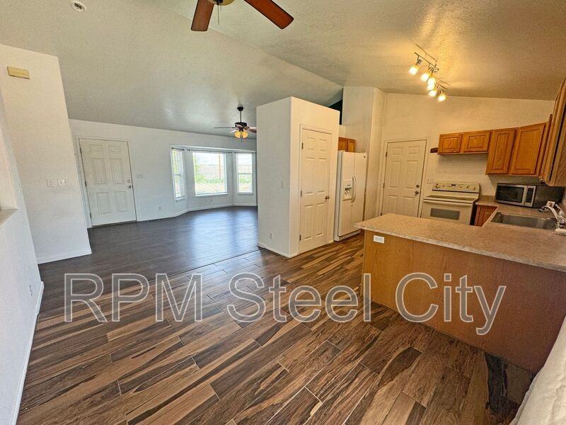 1456 E Gem Dr - Photo 6 of 25