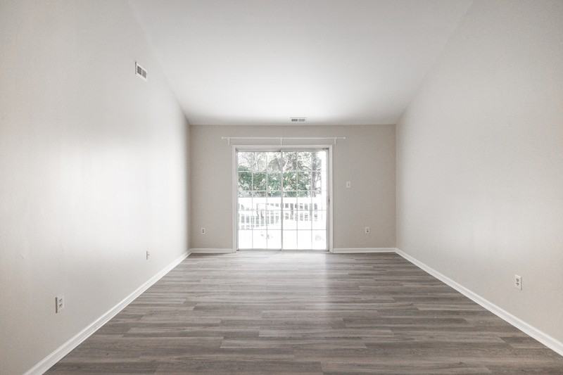 1396 Tristram Cir - Photo 5 of 27