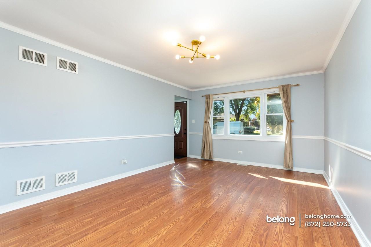 544 Garfield Ave - Photo 2 of 16