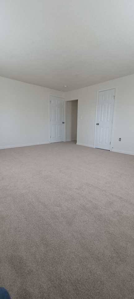 2102 S 39th St - Photo 6 of 18