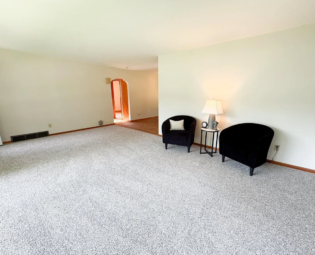 406 4th St - Photo 5 of 19