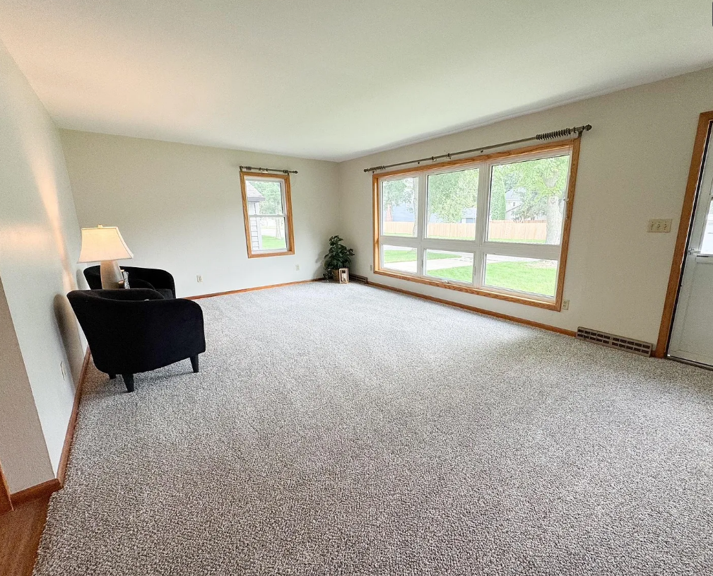 406 4th St - Photo 6 of 19