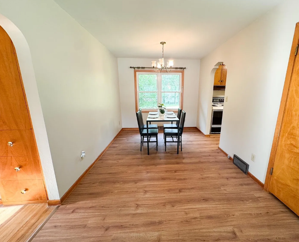 406 4th St - Photo 7 of 19