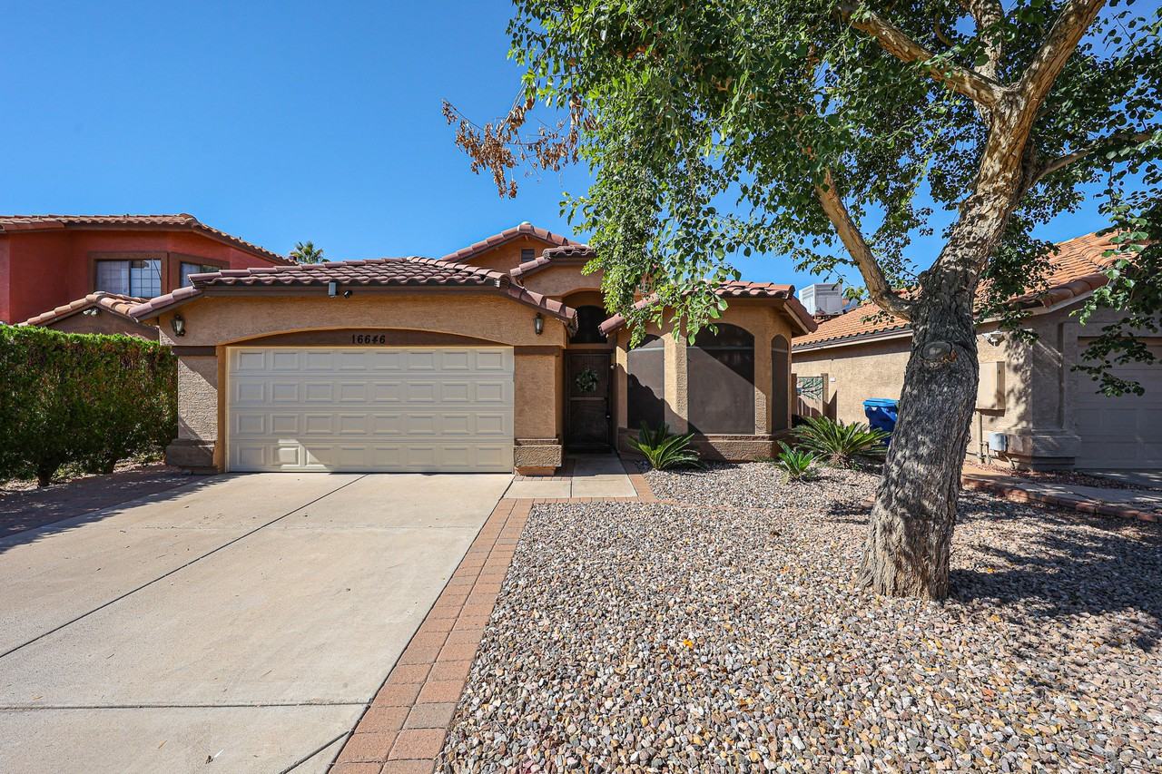 16646 59th Place - Photo 4 of 41