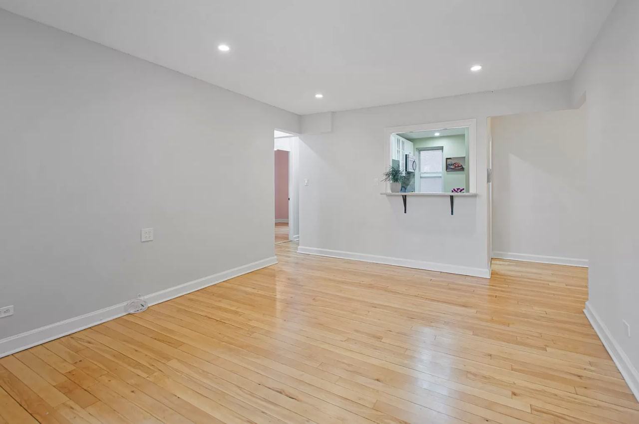 3925 51St St - Photo 2 of 9