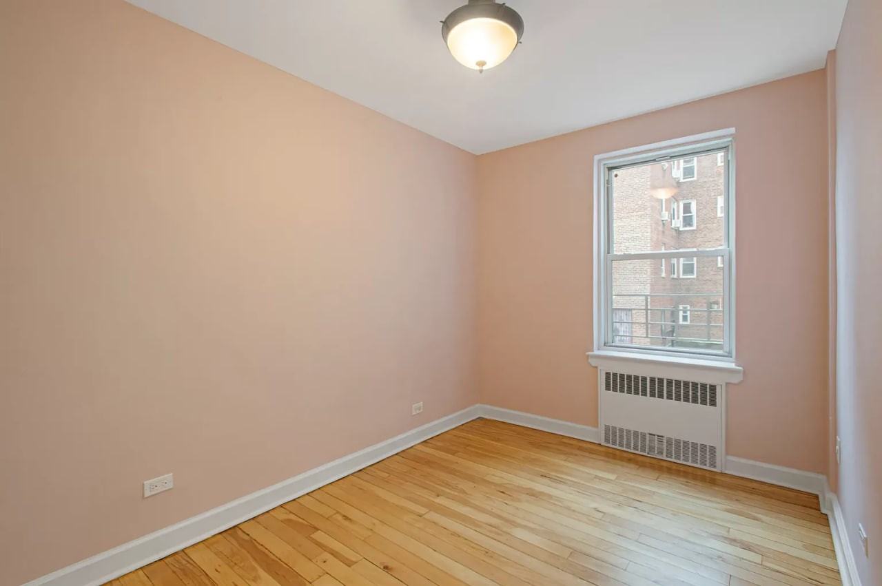 3925 51St St - Photo 5 of 9