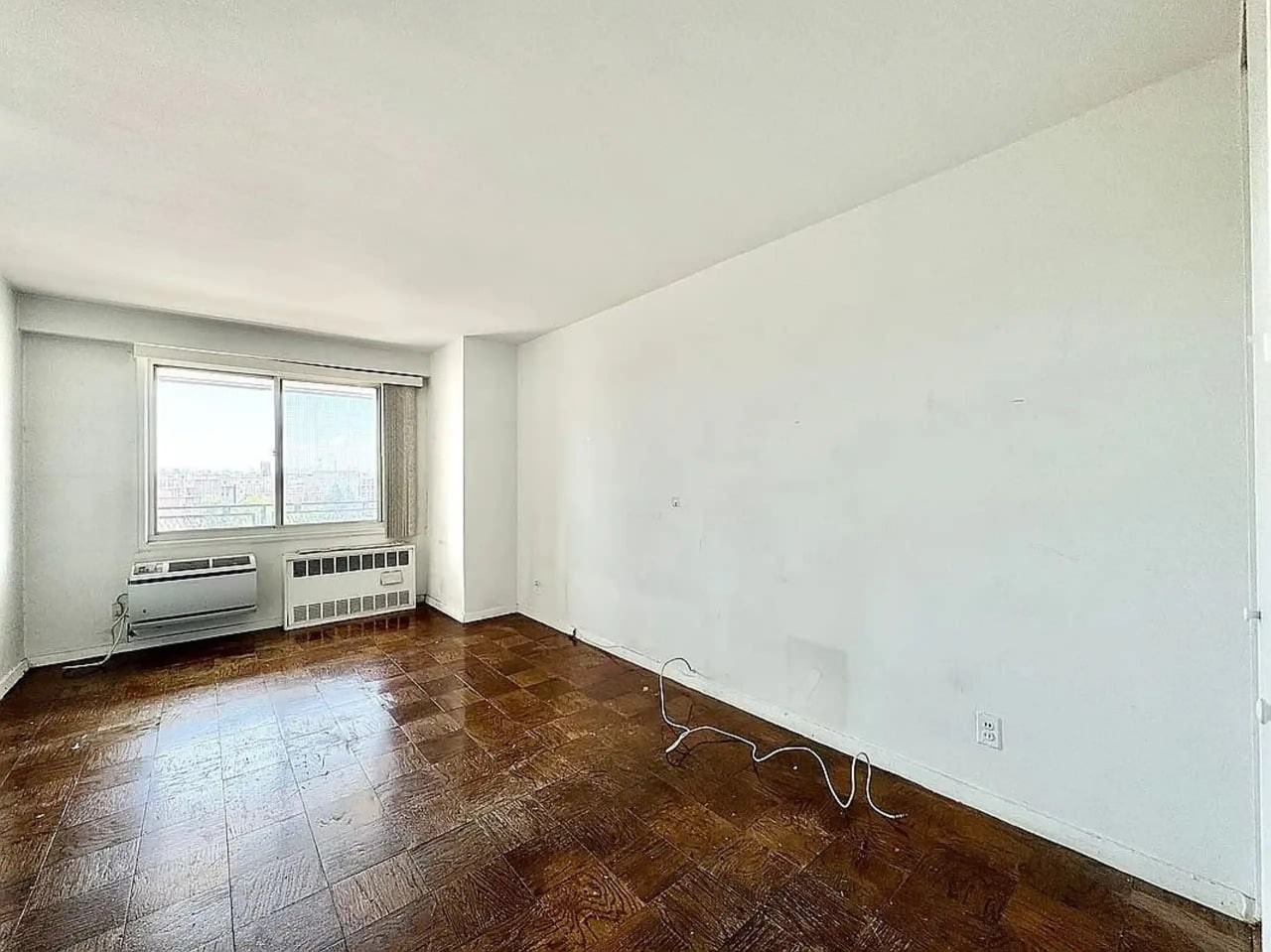 8615 Broadway - Photo 2 of 8