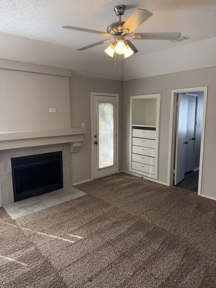 16739 Crystal Glade - Photo 3 of 23