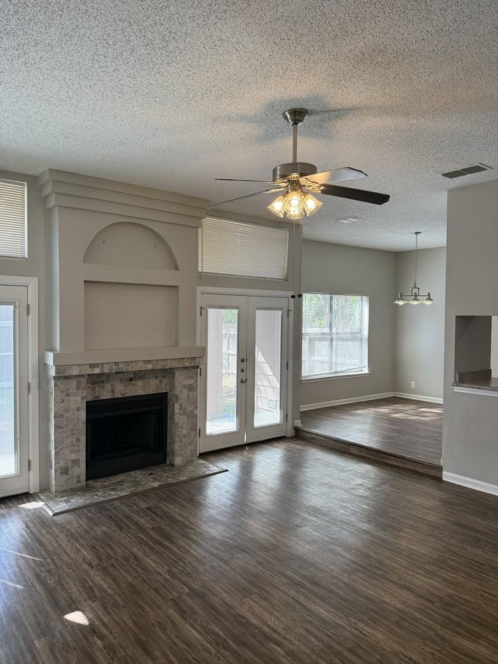 16739 Crystal Glade - Photo 4 of 23