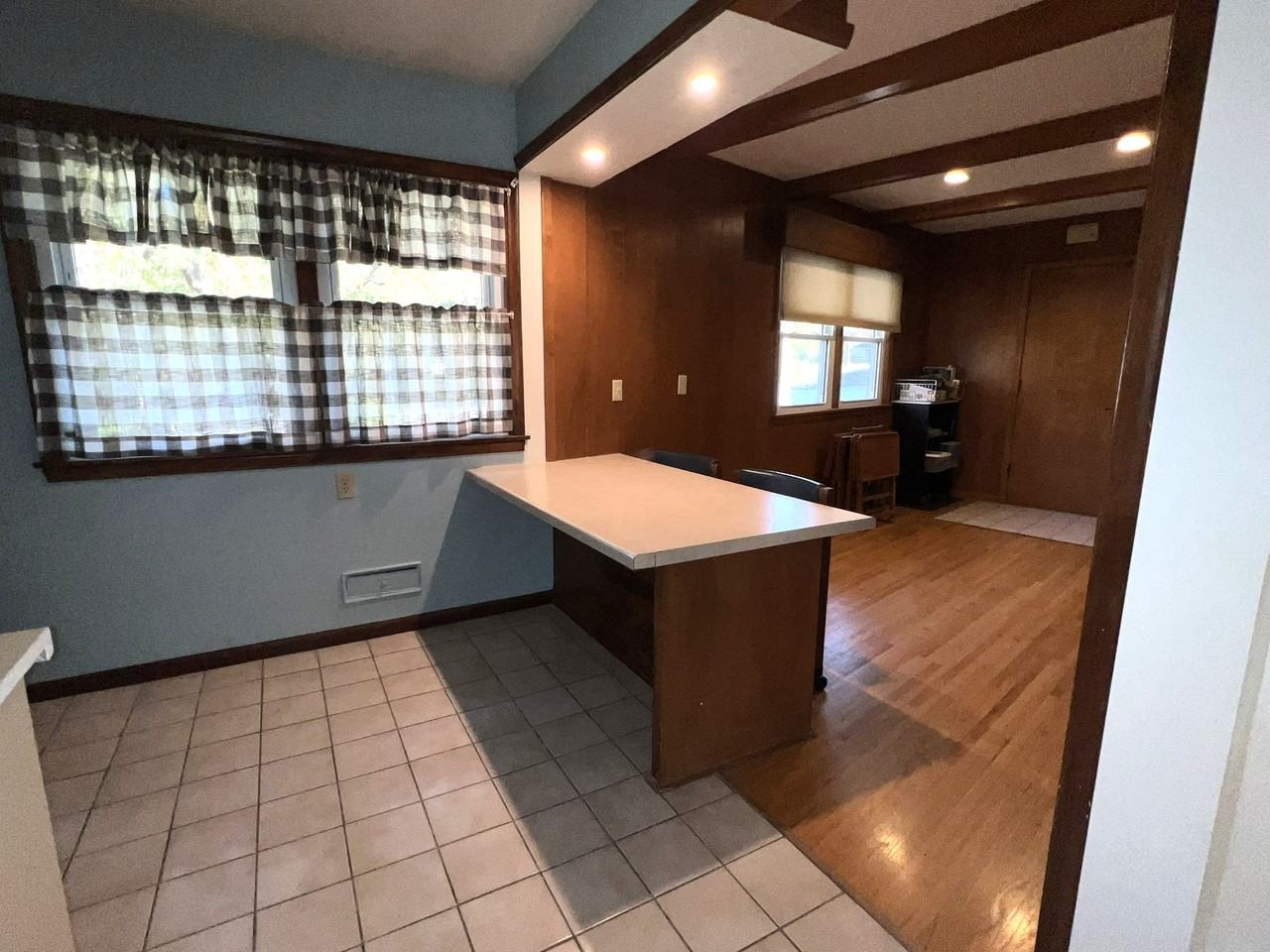 11516 Oakvale Road North - Photo 6 of 17