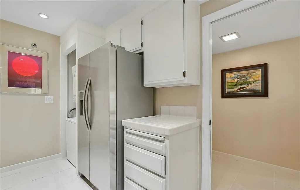 240 Nice Ln - Photo 2 of 20