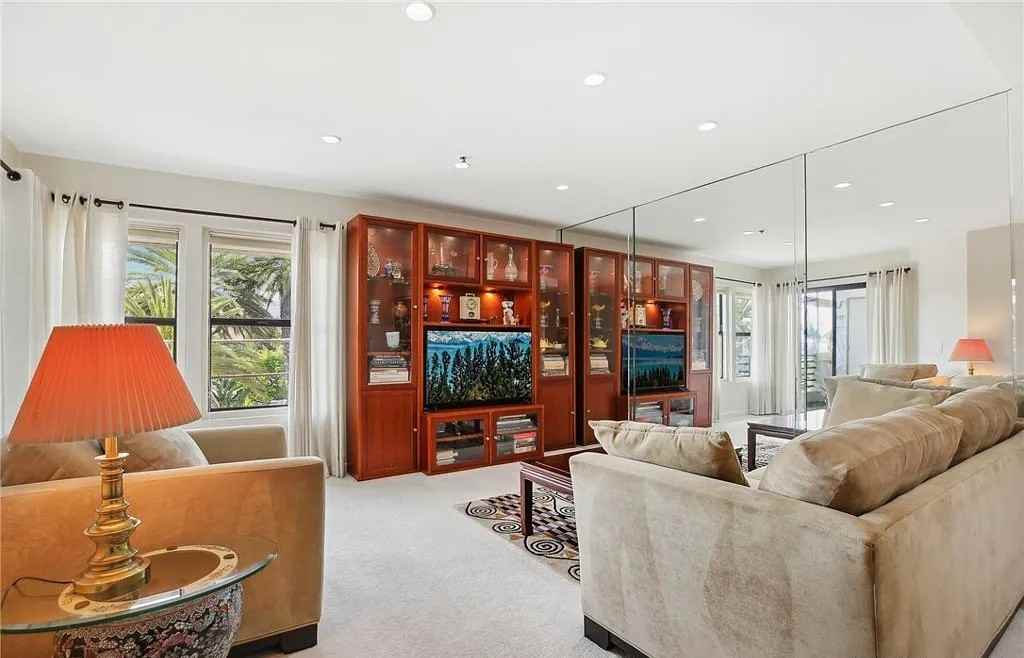 240 Nice Ln - Photo 3 of 20