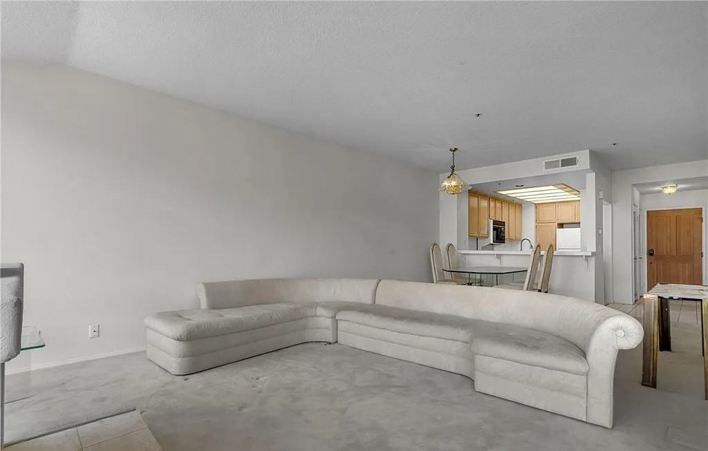 210 Lille Ln - Photo 3 of 23