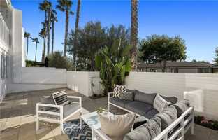 featured image of 725 Avocado Ave