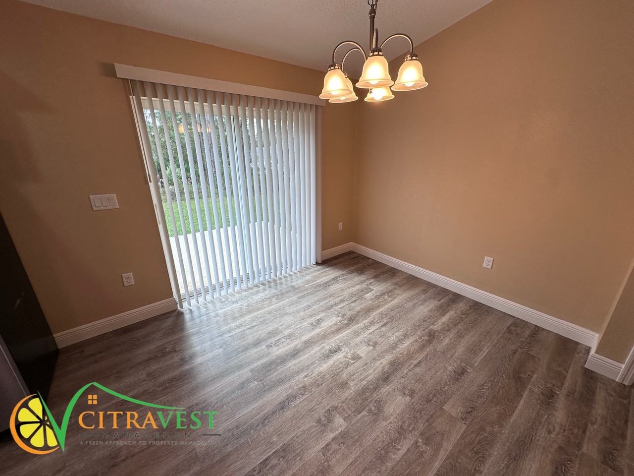 3330 W Fairbank Dr - Photo 3 of 14