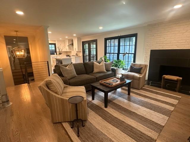 8120 Ainsworth Dr - Photo 4 of 21