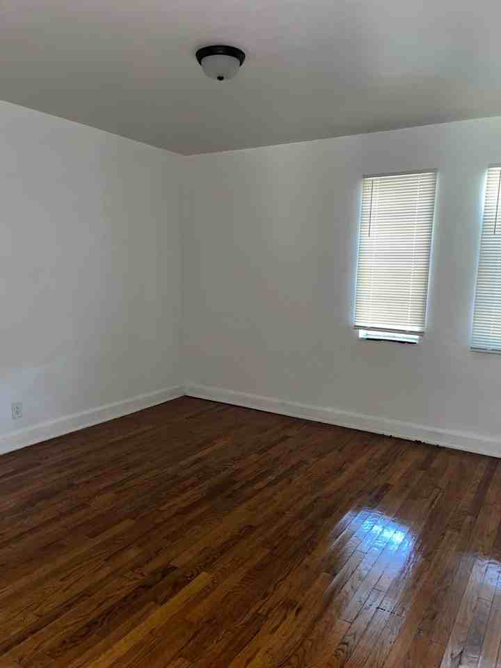 9311 Bedford Street - Photo 5 of 7