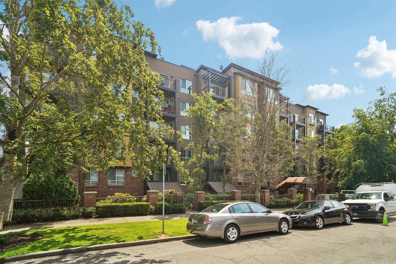 412 11Th Ave - Photo 3 of 13