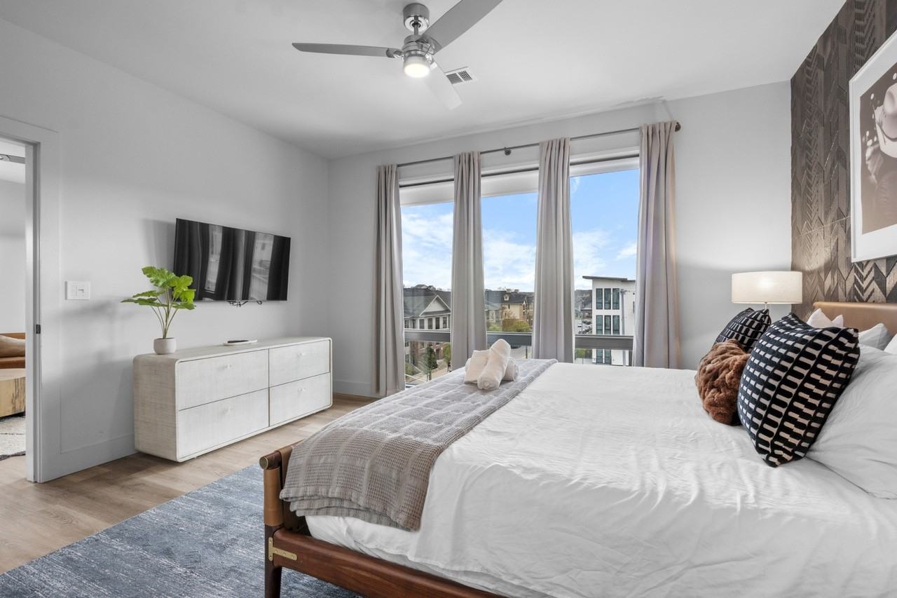 303 31St Ave N - Photo 2 of 12