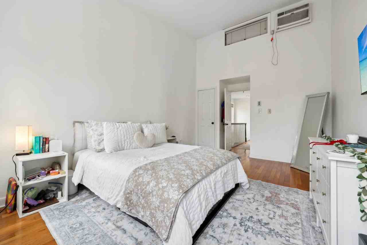 132 Jackson St - Photo 3 of 14