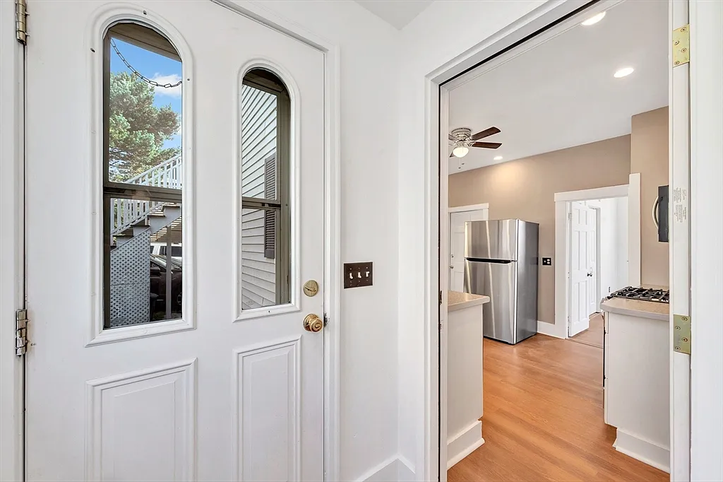 24 Taylor St - Photo 2 of 10