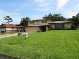 featured image of 721 Fairway Dr