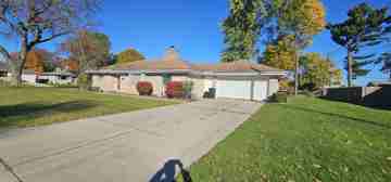 featured image of 305 E Dean St