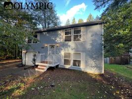 featured image of 8418 Kittiwake Court Southeast