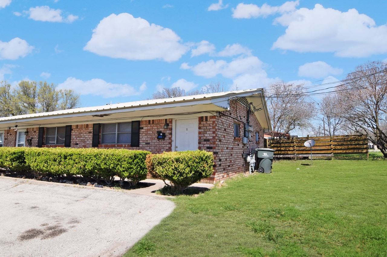 2802 W Avenue N - Photo 2 of 11