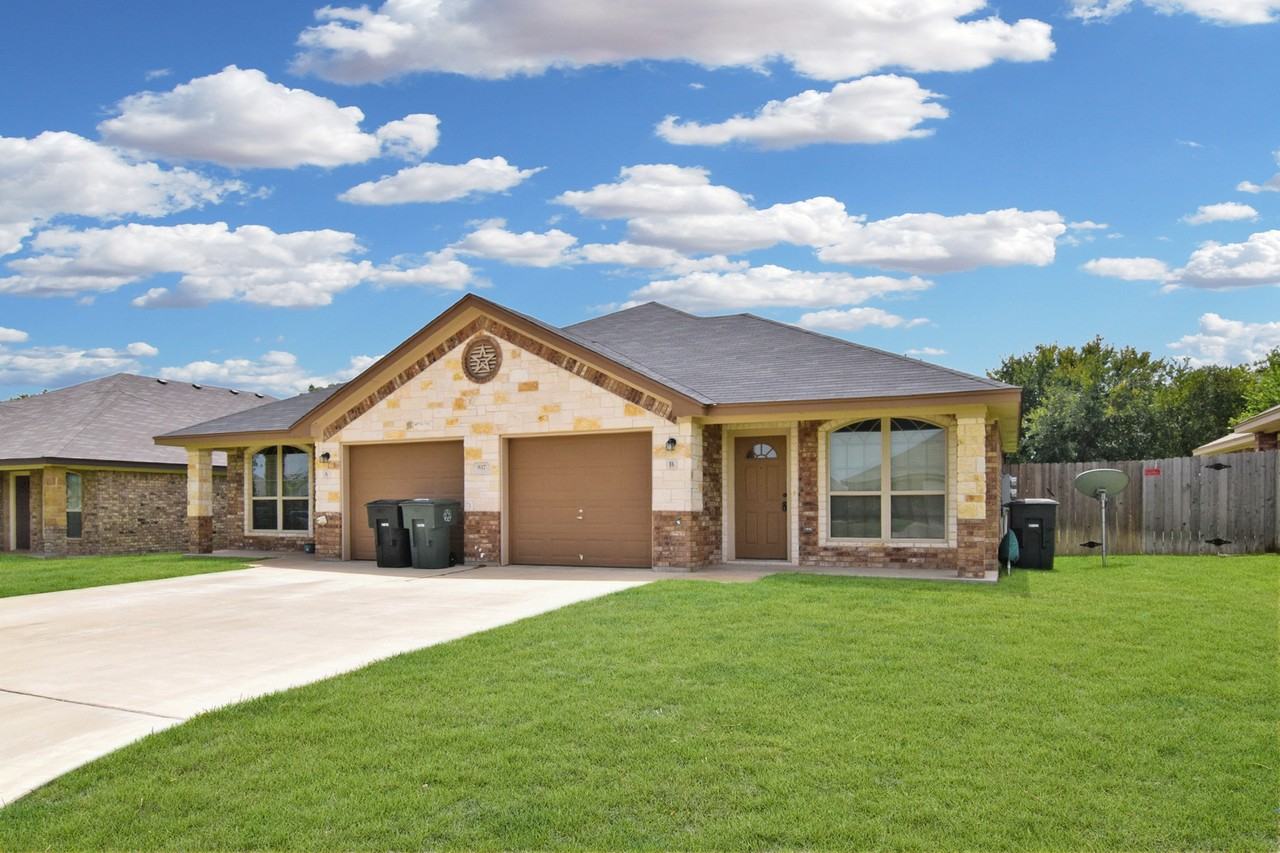 517 Paseo Del Plata - Photo 2 of 25