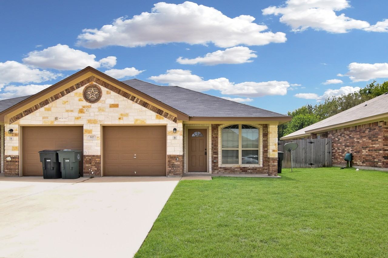 517 Paseo Del Plata - Photo 3 of 25