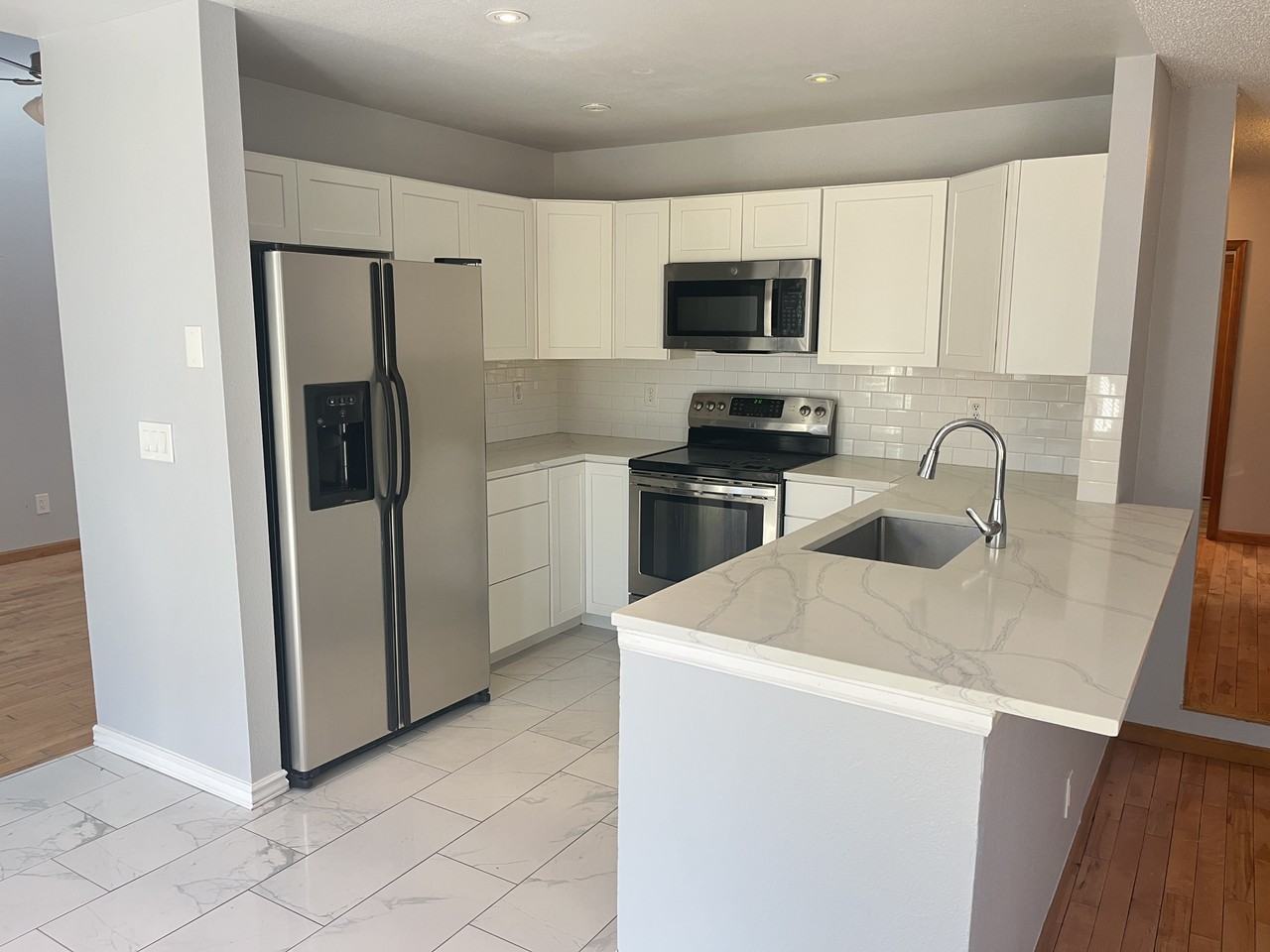 1435 Stoneham St - Photo 6 of 31
