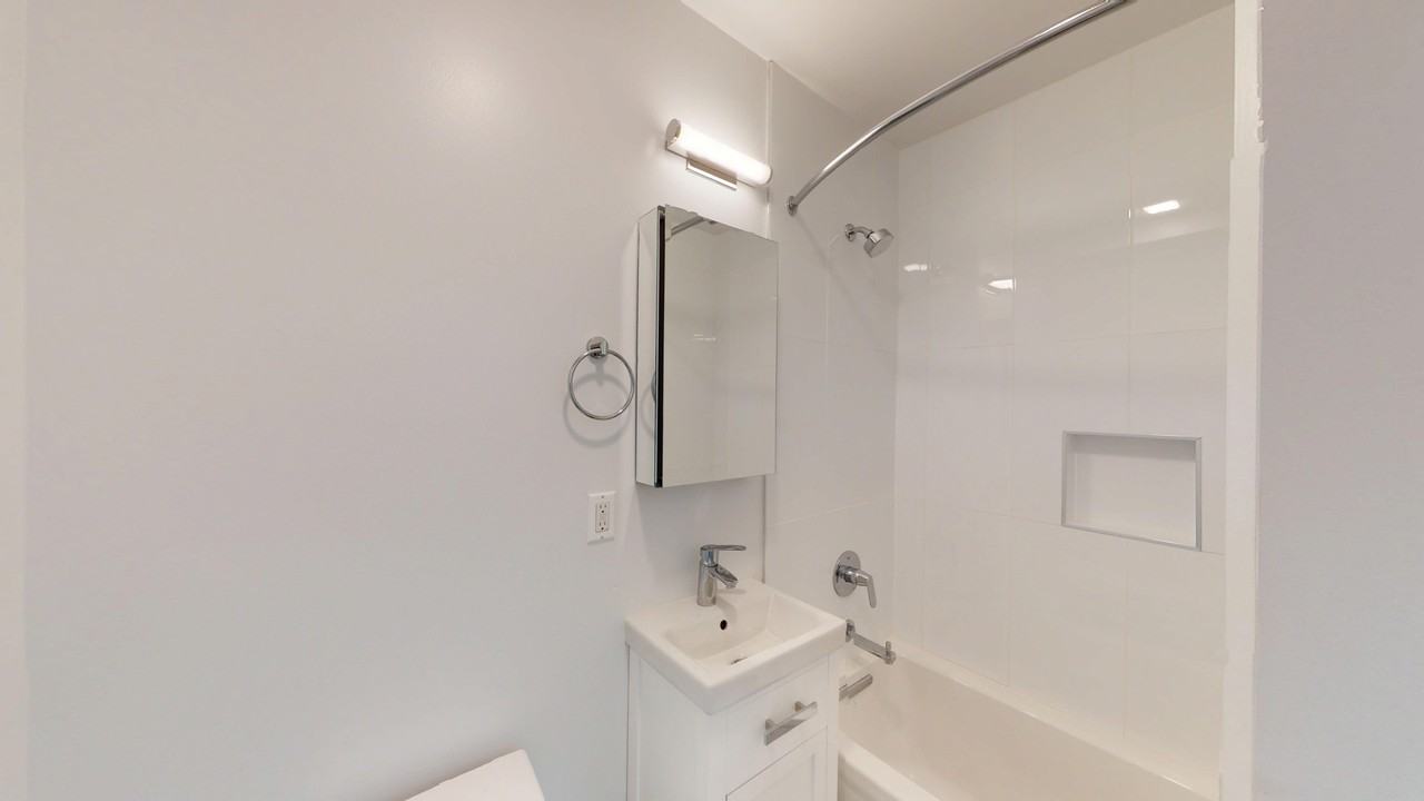 725 Ellis Street - Photo 4 of 33