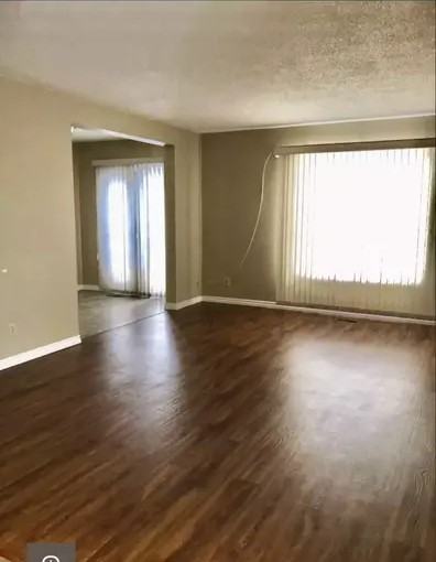 5720 49a St #5718 - Photo 2 of 7