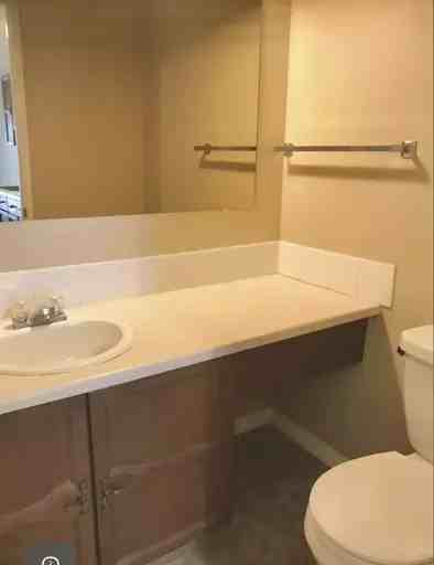 5720 49a St #5718 - Photo 3 of 7