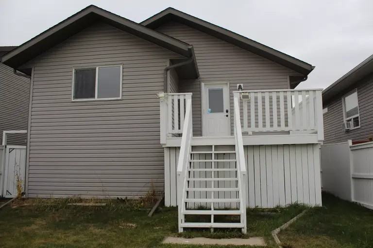 42 Cedar Sq - Photo 3 of 20