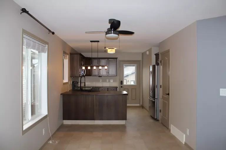 42 Cedar Sq - Photo 7 of 20