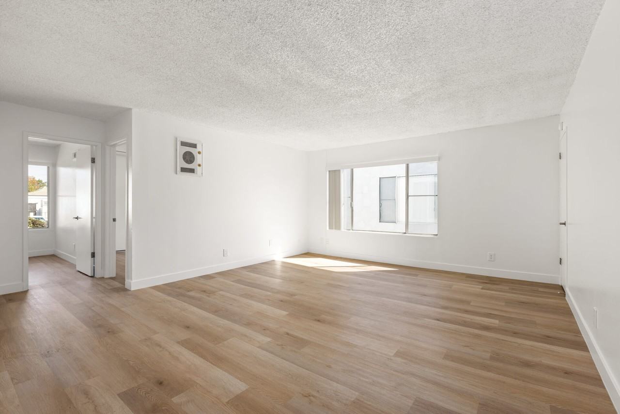 Mar at National City - Photo 3 of 16