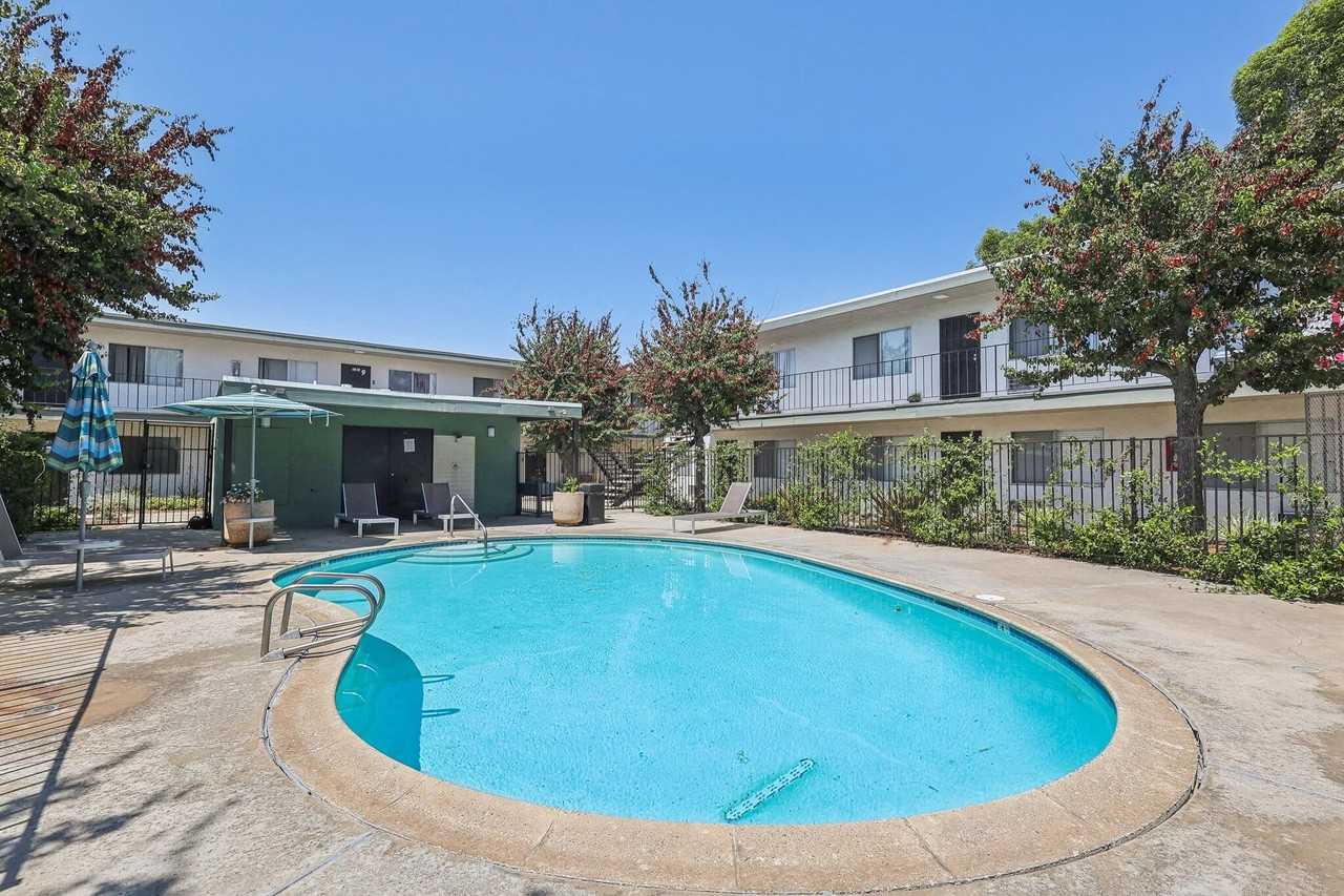 Valle at 9209 Kenwood - Photo 2 of 19