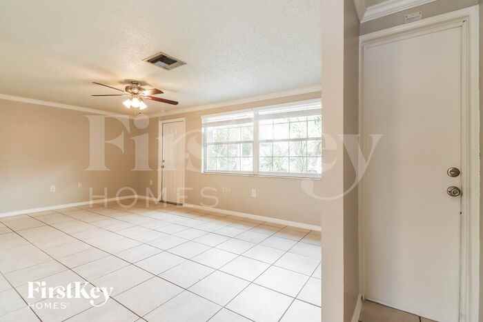 8733 Roble Way - Photo 3 of 18