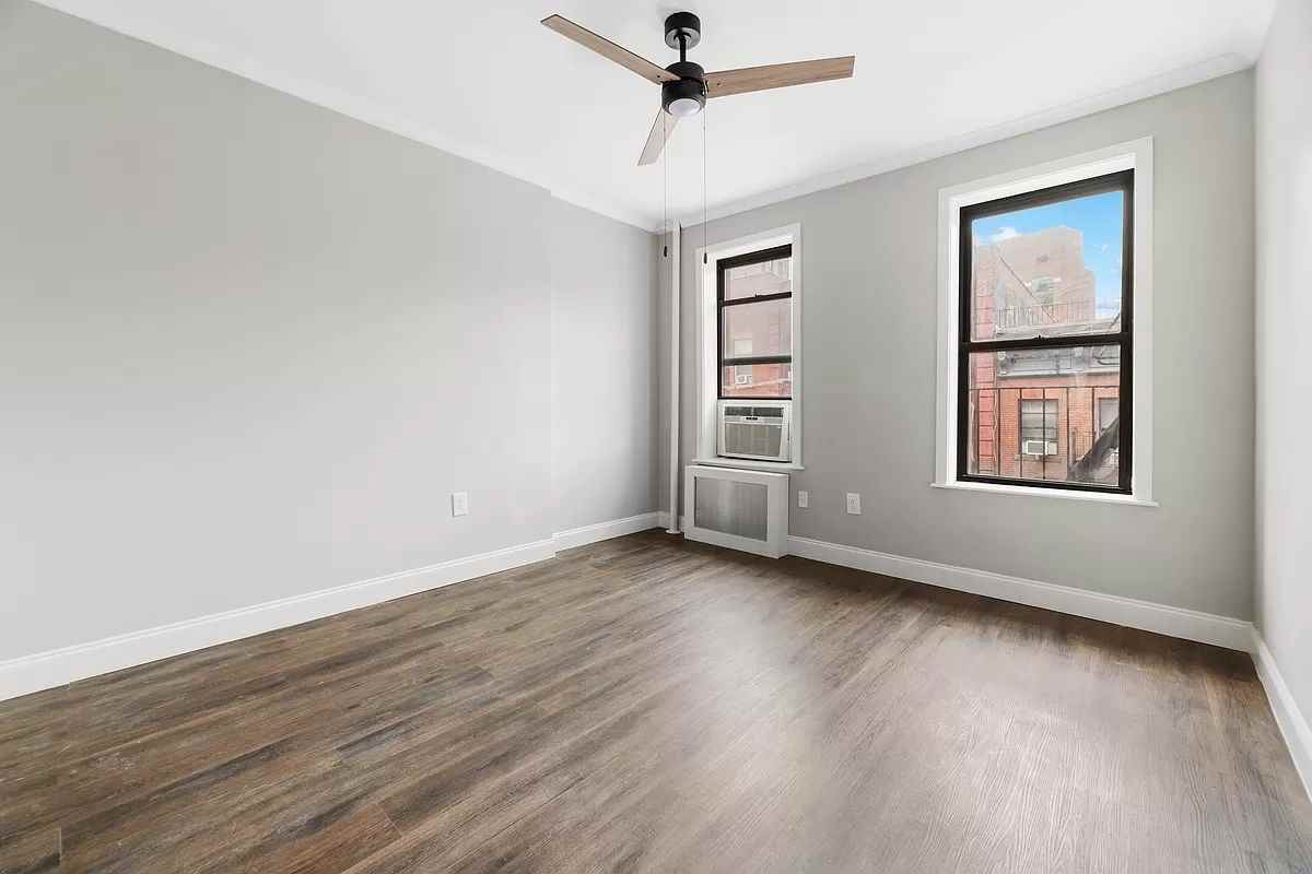 E 4th St #4B - Photo 2 of 4