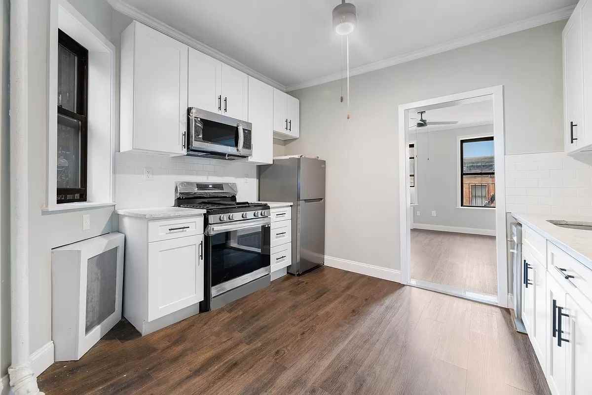 E 4th St #4B - Photo 3 of 4