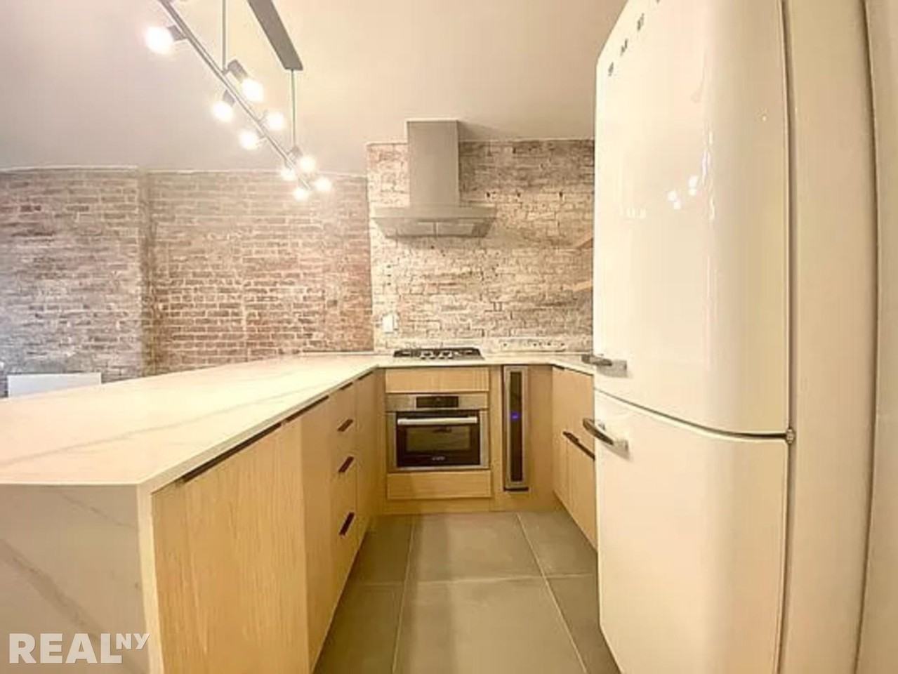 Crosby St #1F - Photo 4 of 11