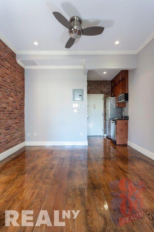 W 14th St #4D - Photo 2 of 5