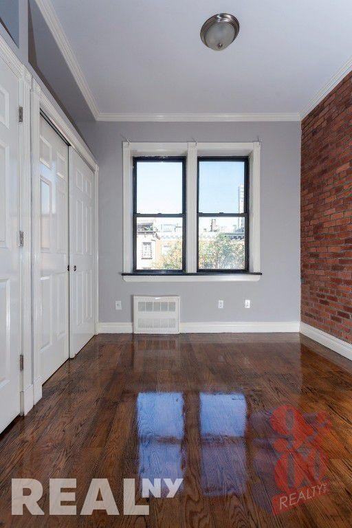 W 14th St #4D - Photo 3 of 5