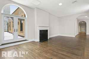 featured image of E 68th St #PHA00