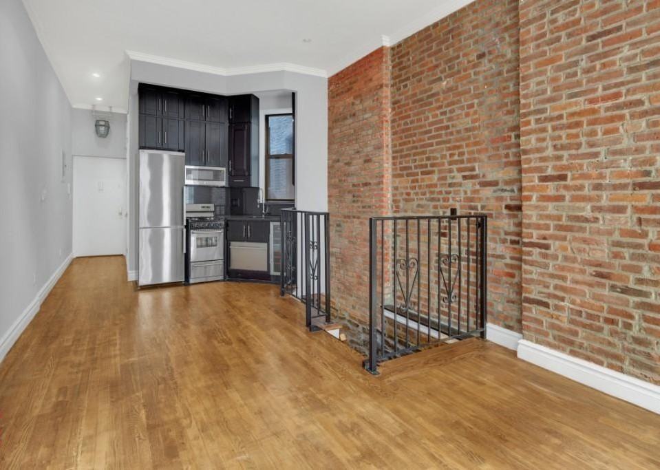 Mott St #4 - Photo 2 of 8