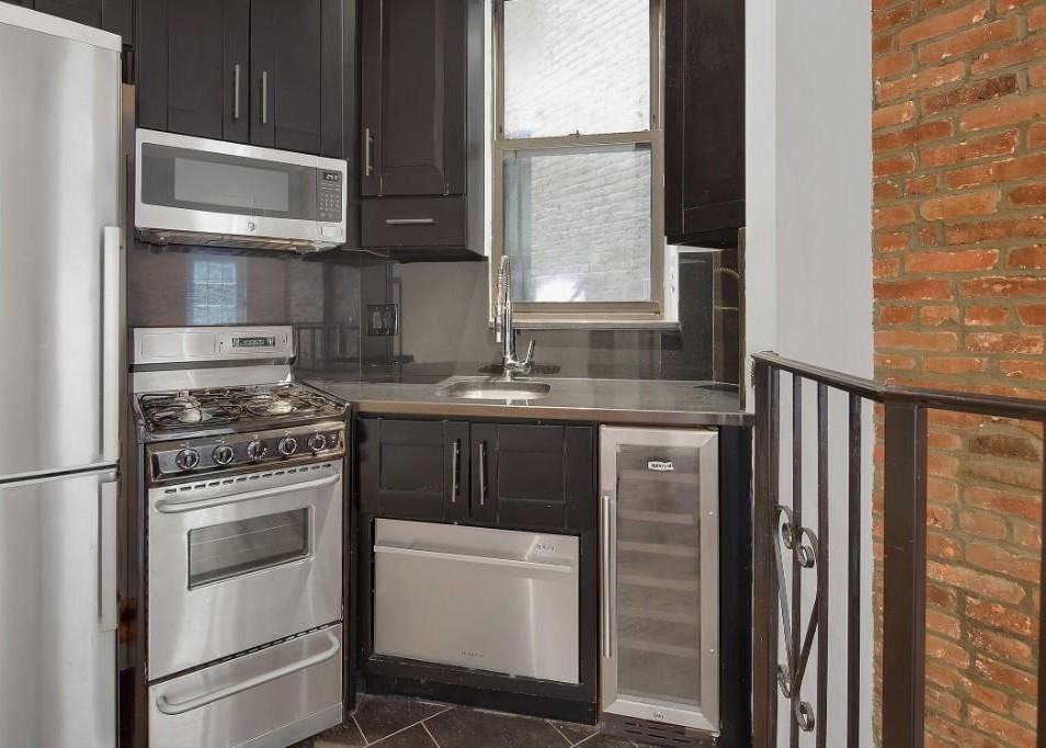 Mott St #4 - Photo 3 of 8