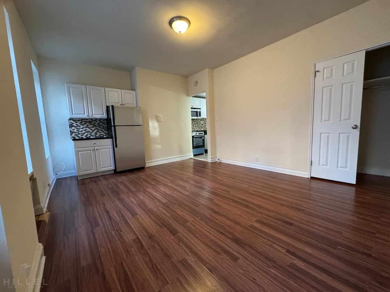 11880 Metropolitan Ave #1L - Photo 3 of 5