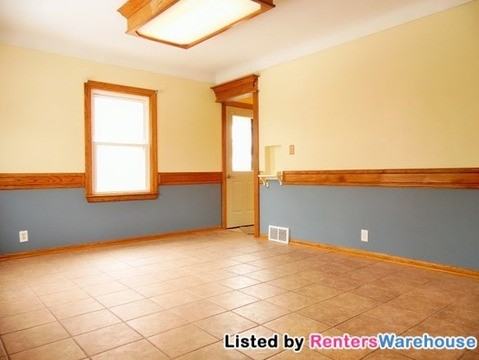 2913 Maple St - Photo 3 of 14